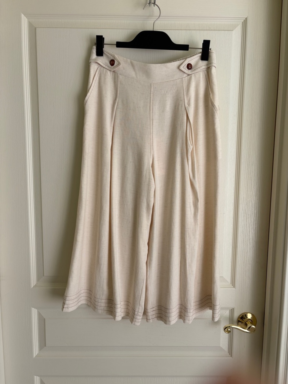 Cream Wide-Leg Capris - Women's Pull-On Culotte Pants
